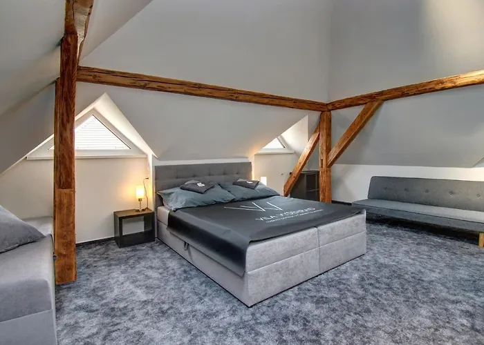 Konukevi Vysehrad 4*