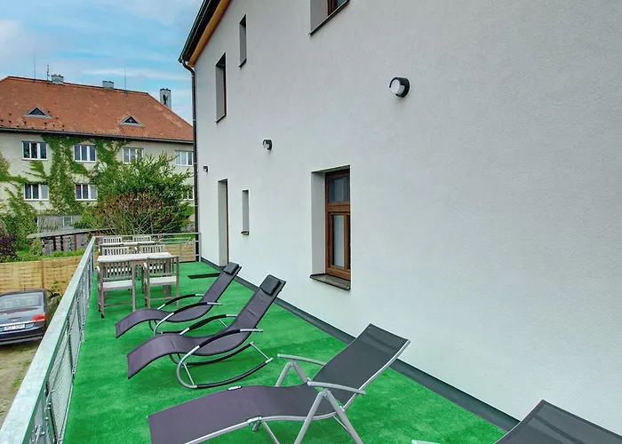 Konukevi Vysehrad 4*
